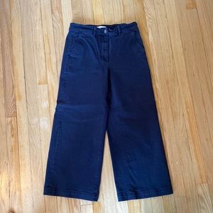 Everlane, cropped sailor pant, size 8, feels like a size 6. In navy